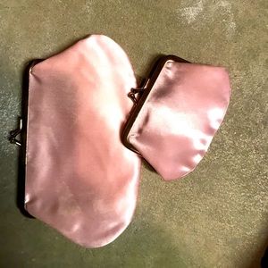 2-in-1 light pink clutch